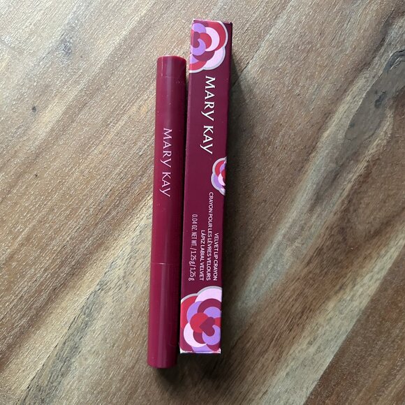 Pink Lipstick Lip Crayon Mary Kay - Picture 4 of 7